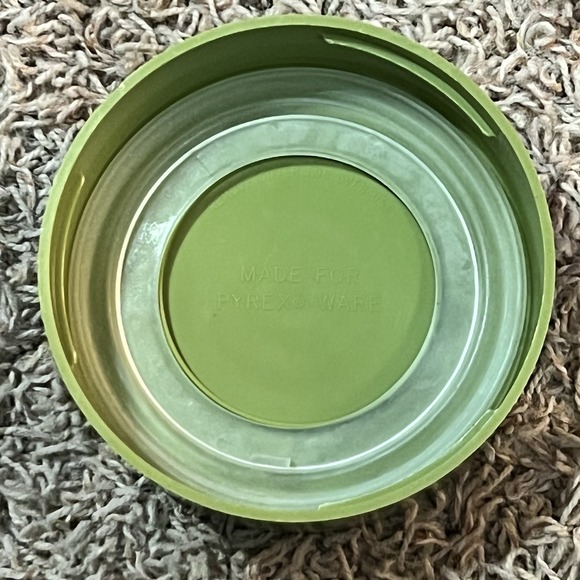 PYREX Vintage See N Stor Canister Avacado Green Twist Lid 7.5" Tall - Picture 5 of 5